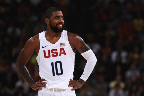 网传视频浙江U20全运会输球后被球迷训话，王钰栋摇头离开